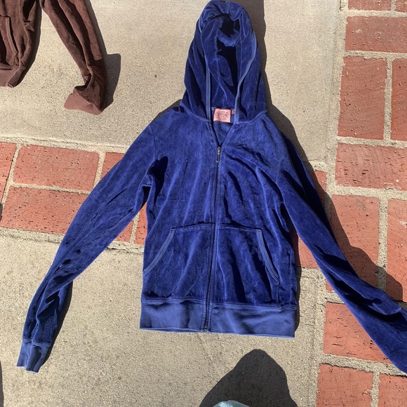 Juicy Couture Y2K lot!!!!!! 5 vintage hoodies and 2 terry cloth pants!!!!! 🥰🔥 - Picture 15 of 16